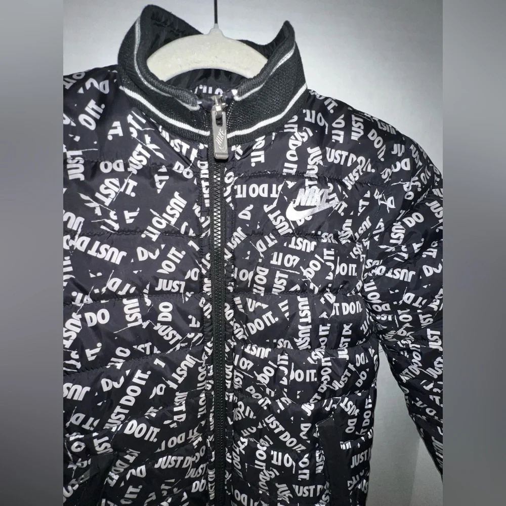 Nike Little Boy’s Medium 5 6 YRS Just Do It All Over Logo Puffer Coat Jacket M